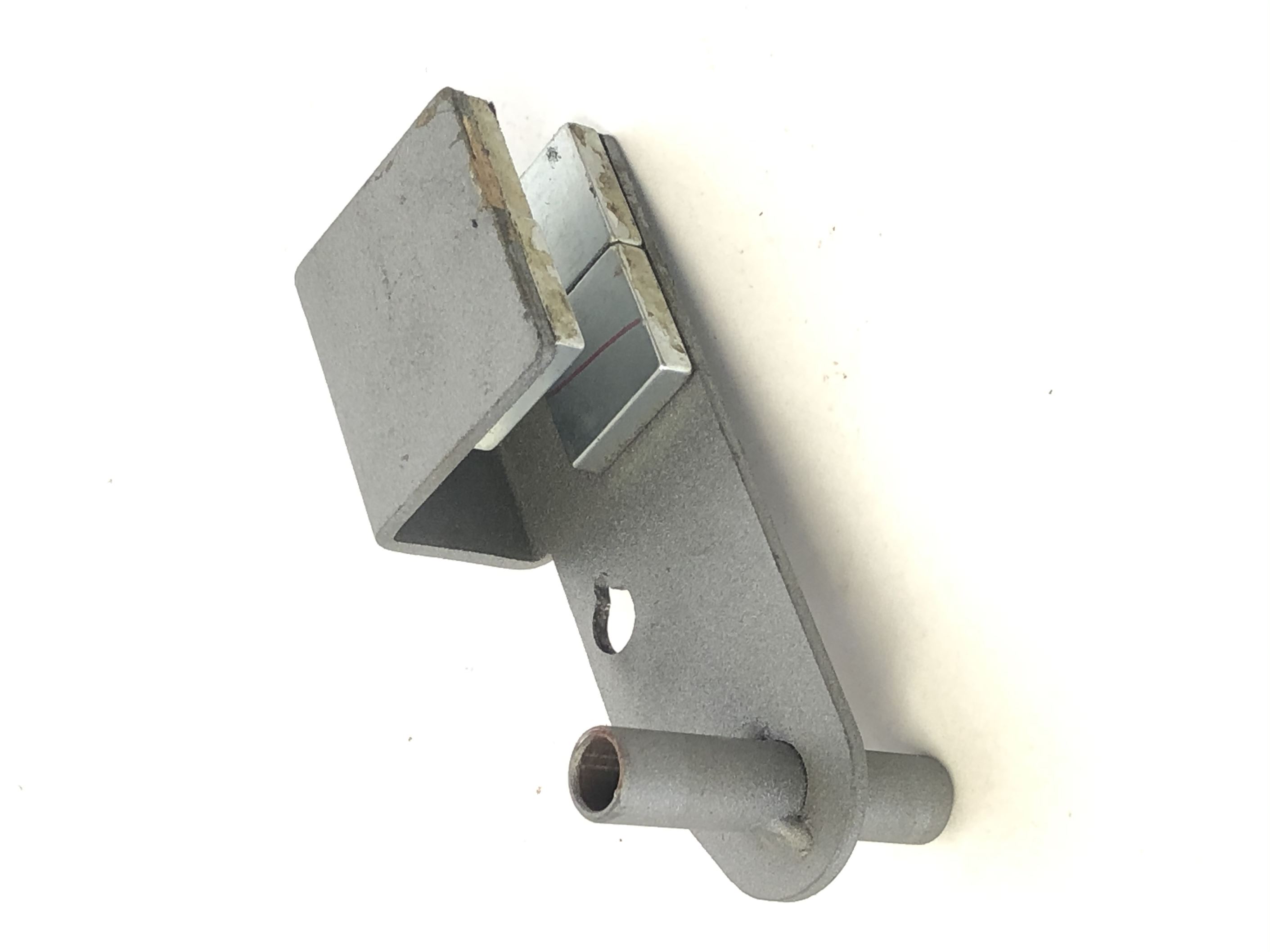 MAGNET BRACKET