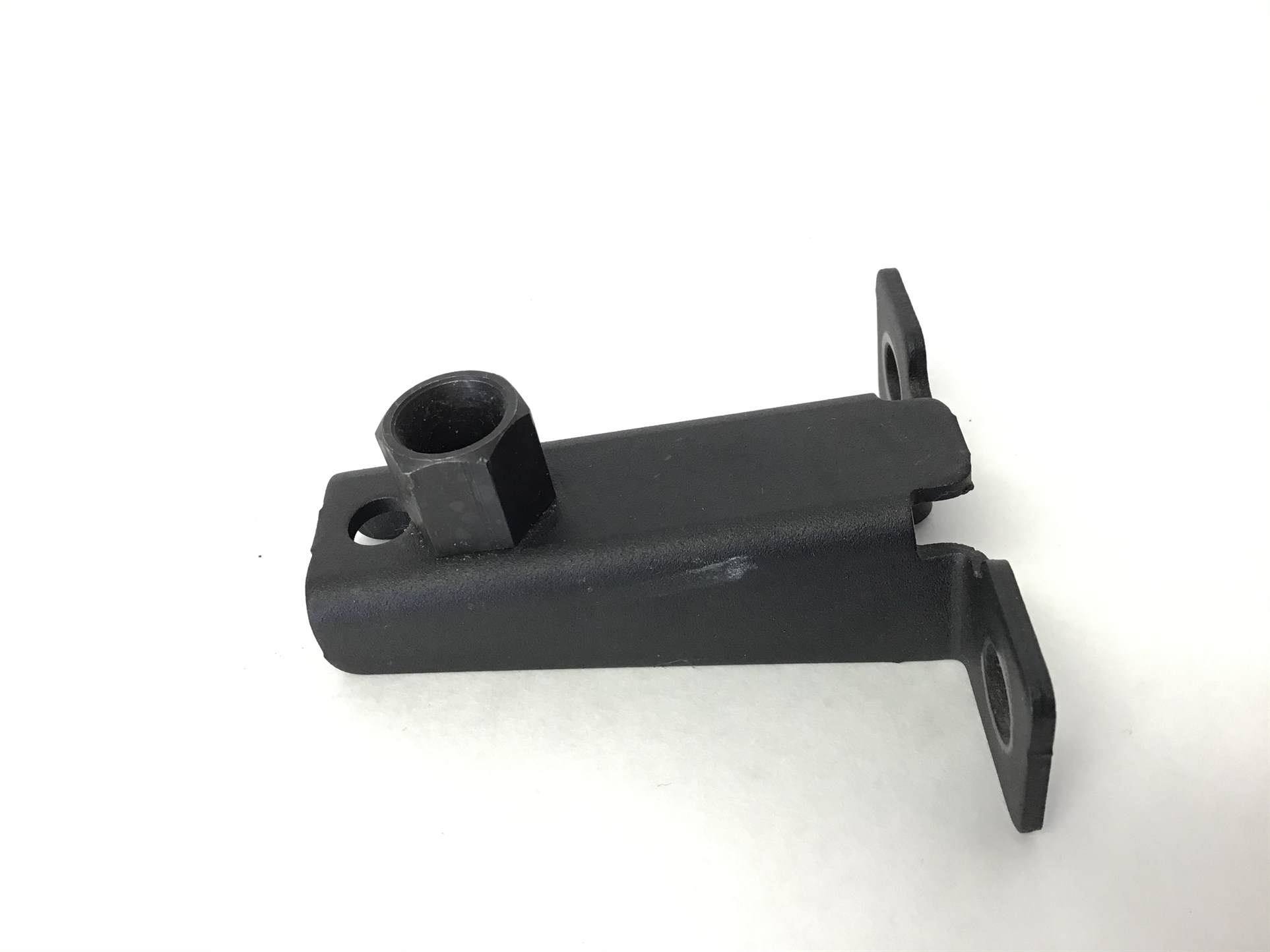 BRACKET, LINK STOW/REAR COVER, PAIN
