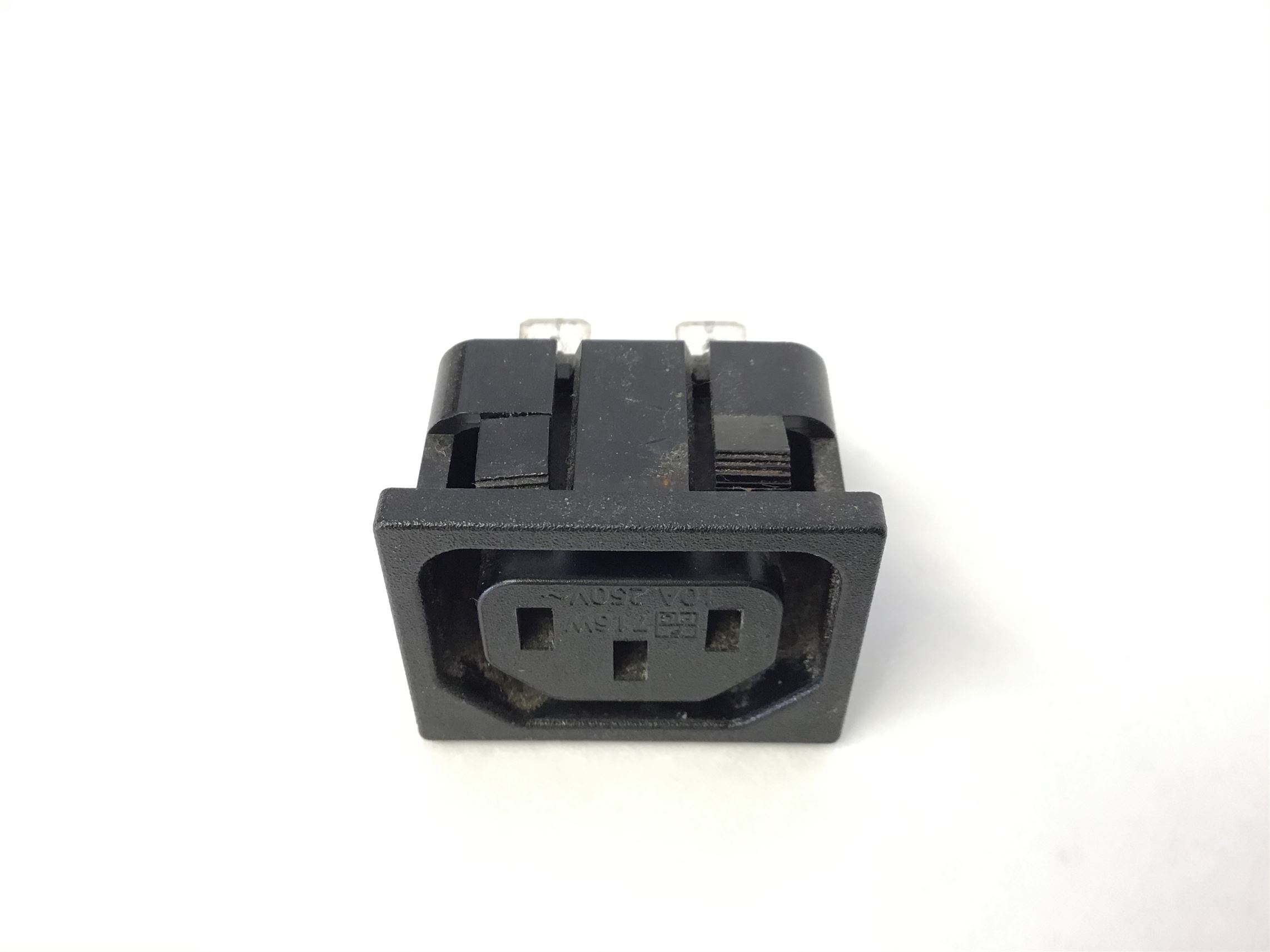 IEC Auxiliary AC Outlet Module