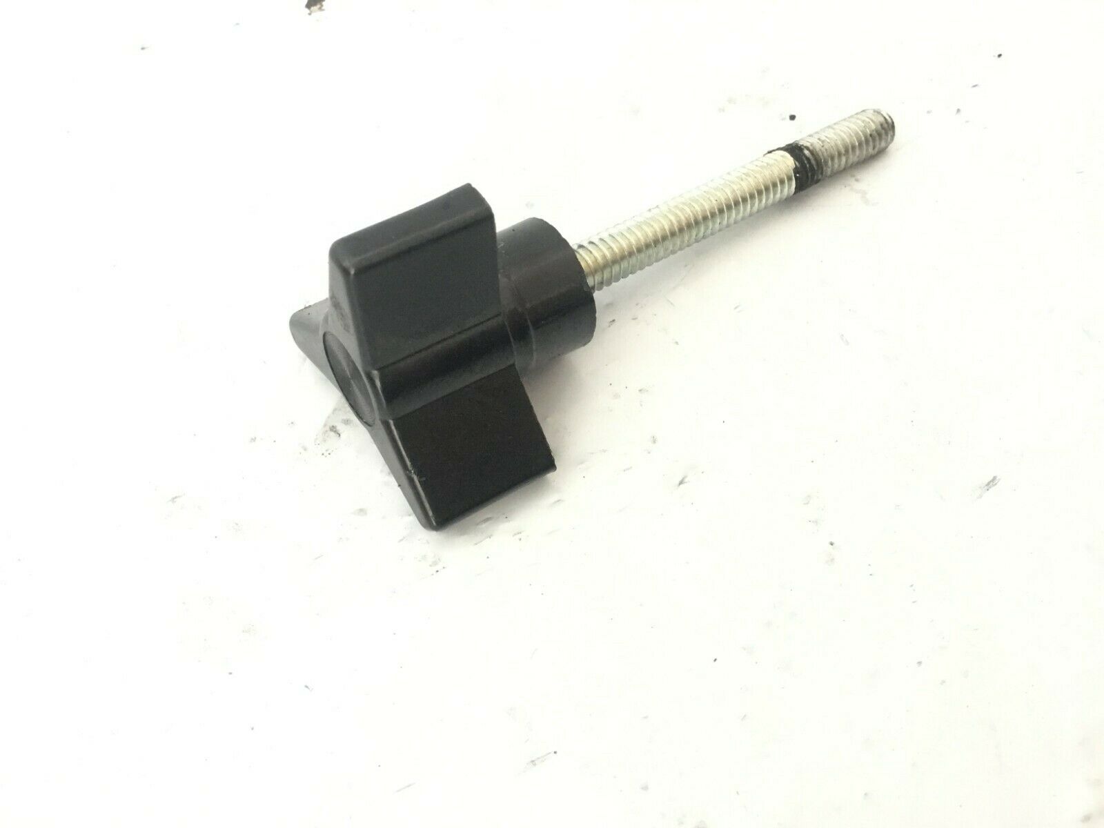 Console Mount Screw Hand Tightened Mounting (Used)