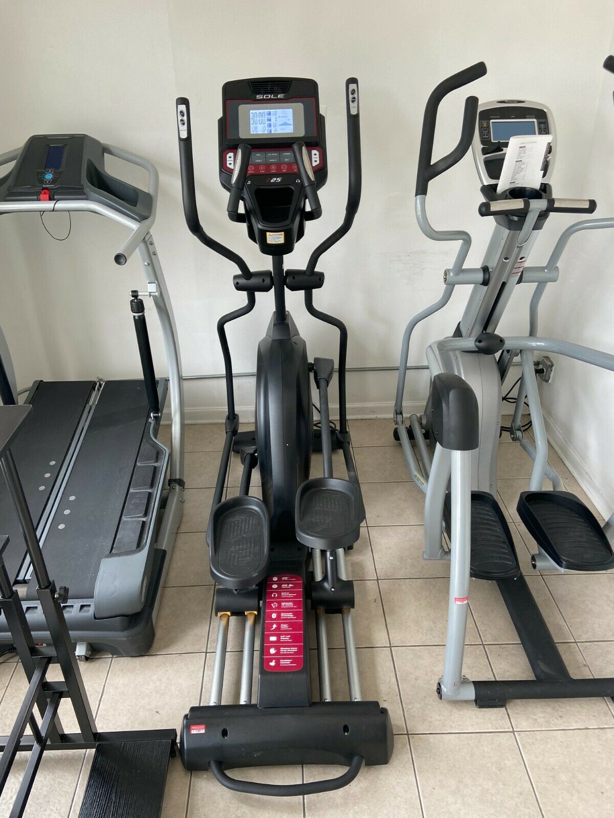 Sole E25 Adjustable Incline Elliptical (Used)