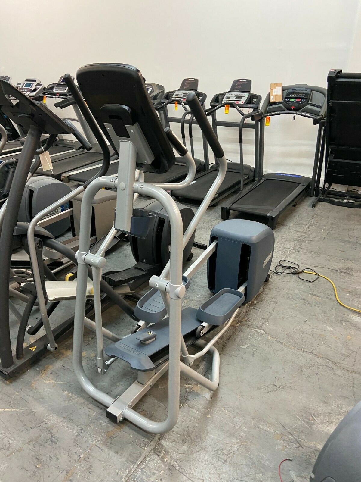 Precor EFX 222 Elliptical Cross Trainer (Used)