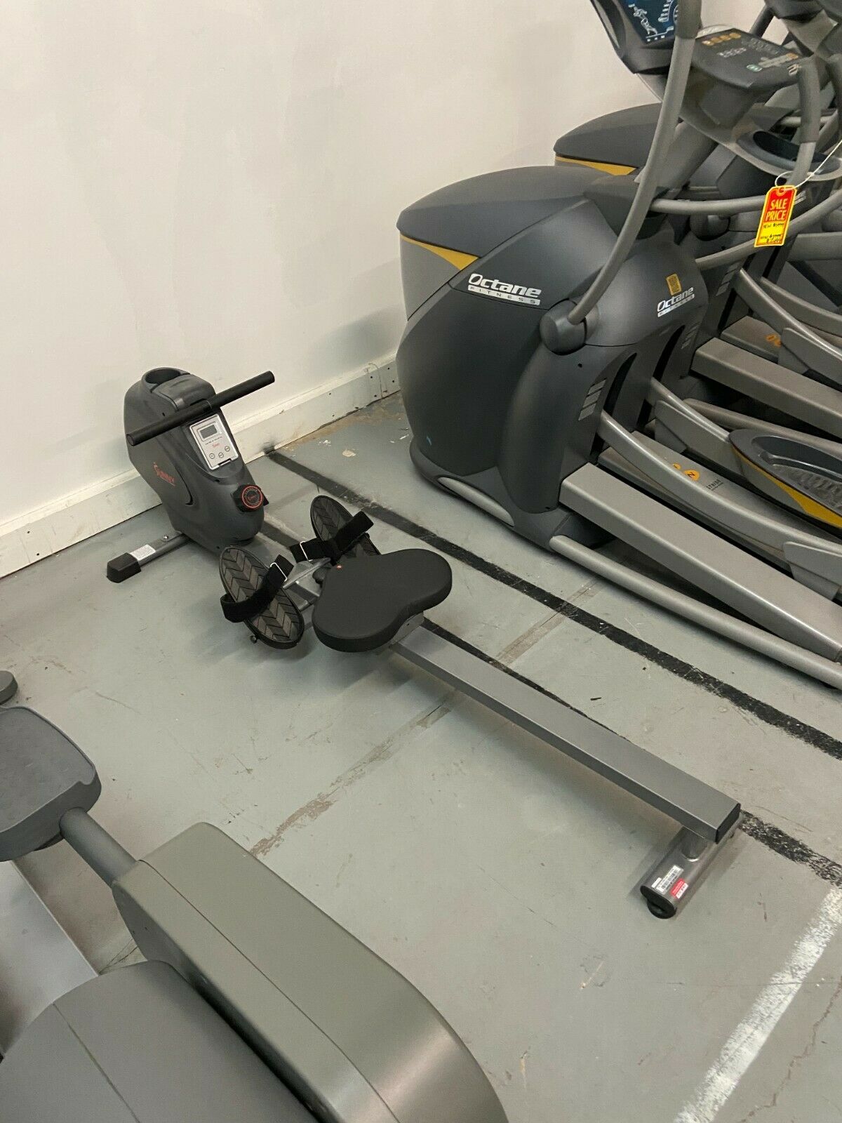 Sunny Fitness Foldable Magnetic Indoor Rower SF-RW5801 Rowing Machine Home Gym (Used)