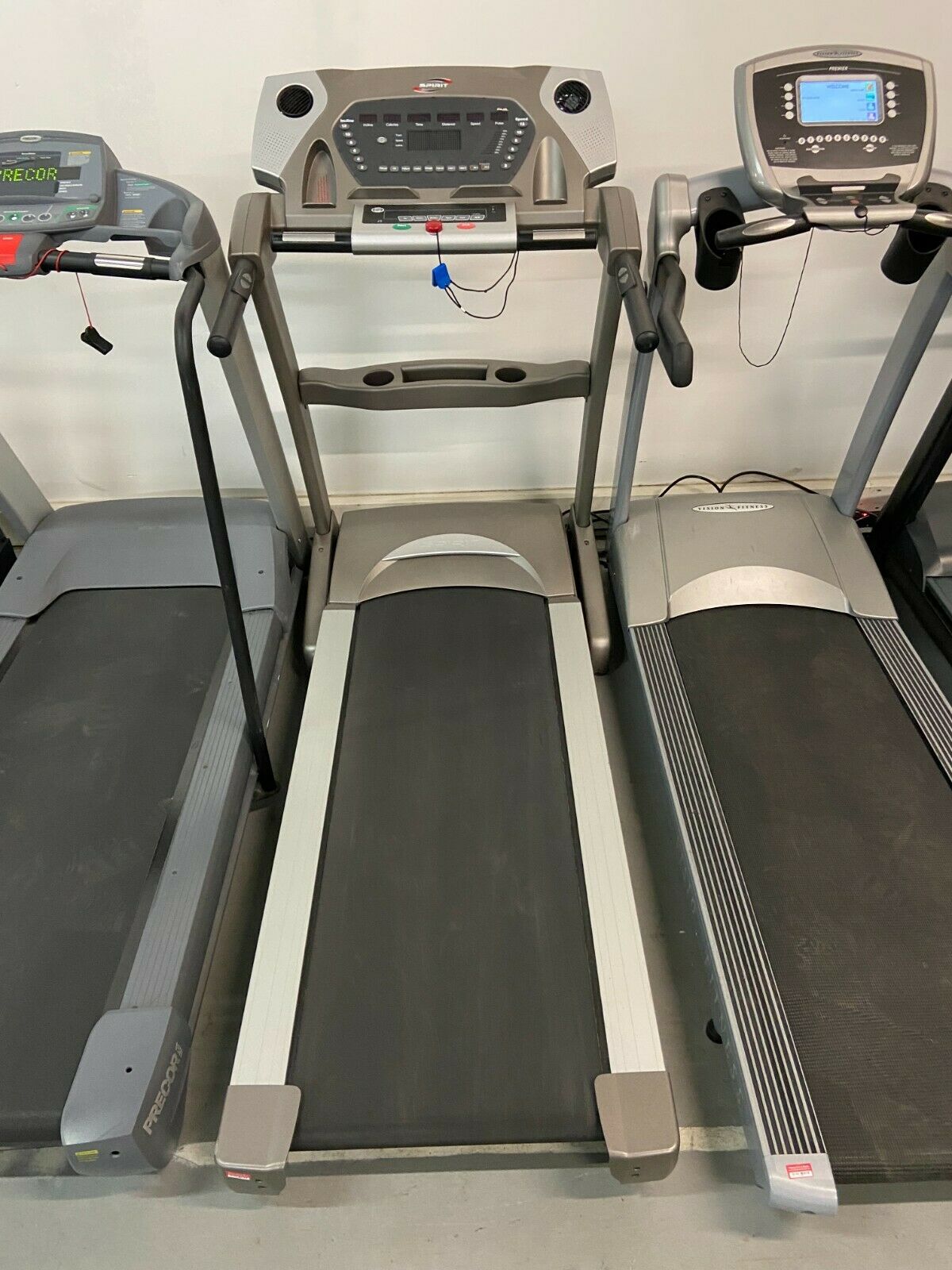 Used Spirit XT385 Folding Treadmill for Home Gym (Used)