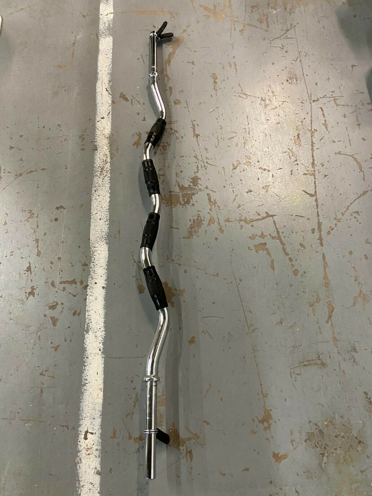 Hampton Standard Curl Bar with Ergonomic Grip for Home Gym (Used)
