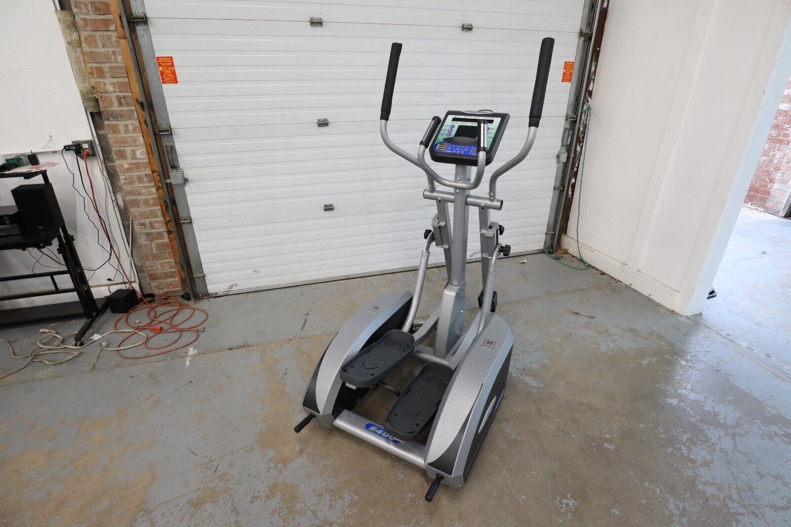 Body-Solid Endurance E400 Adjustable Stride Elliptical Trainer