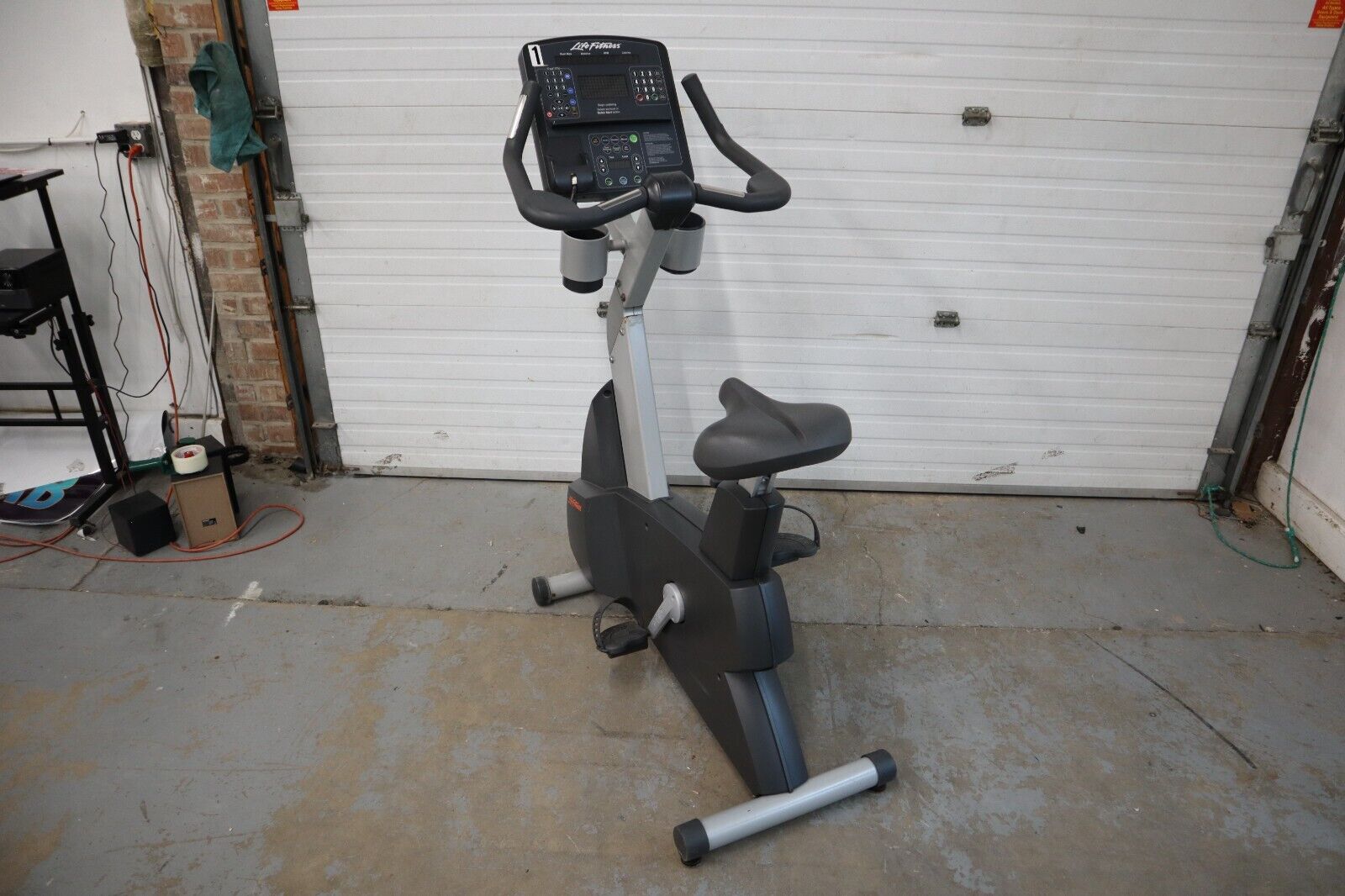 Lfie Fitness Commercial Upright CLSC Bike For Home Gym (Used)