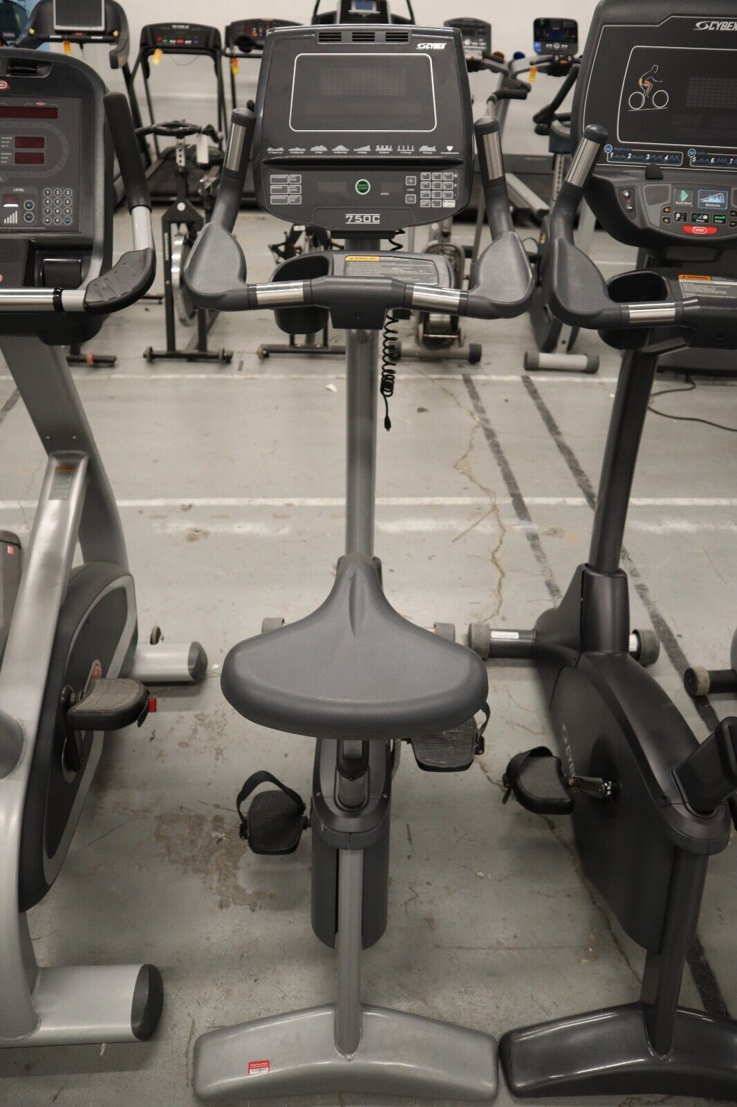 Cybex 750C D02277 Upright Commercial Stationary Bike For Home Gym (Used)
