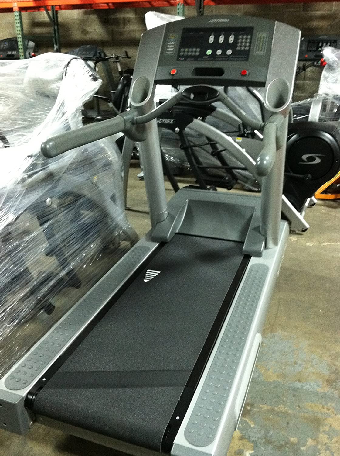 Life Fitness Remanufactured 95Ti Treadmill (Used)