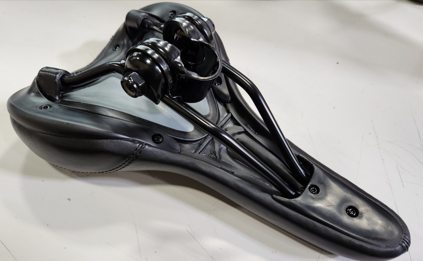 SPORT SADDLE BLACK INCL. SADDLE CLAMP WI